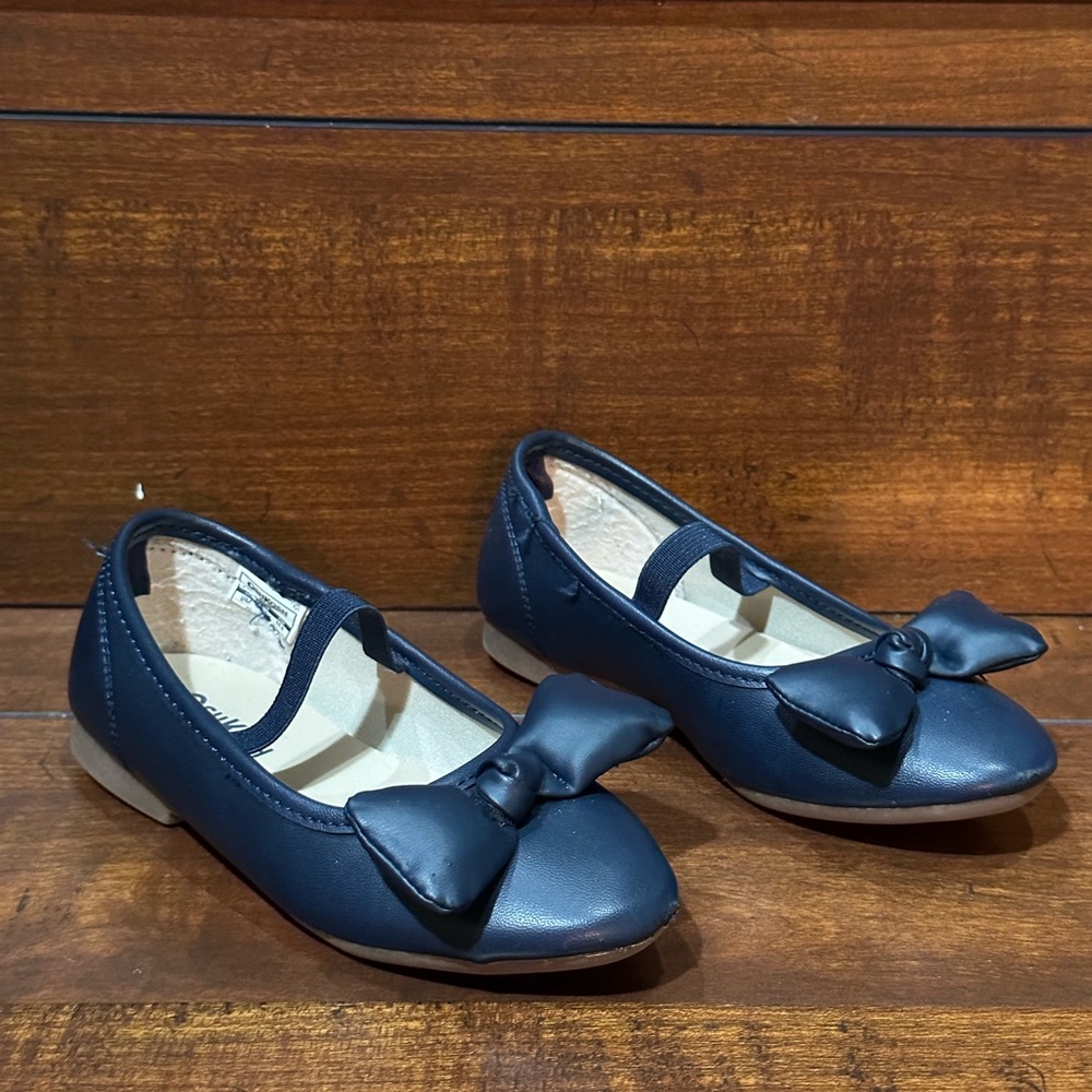 SOLD‼️ Oshkosh B’gosh Kids Ballet Flats